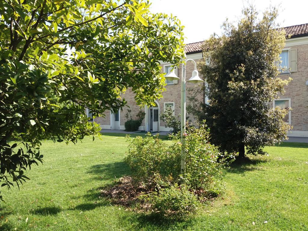 Relais Villa Roncuzzi Русси Экстерьер фото
