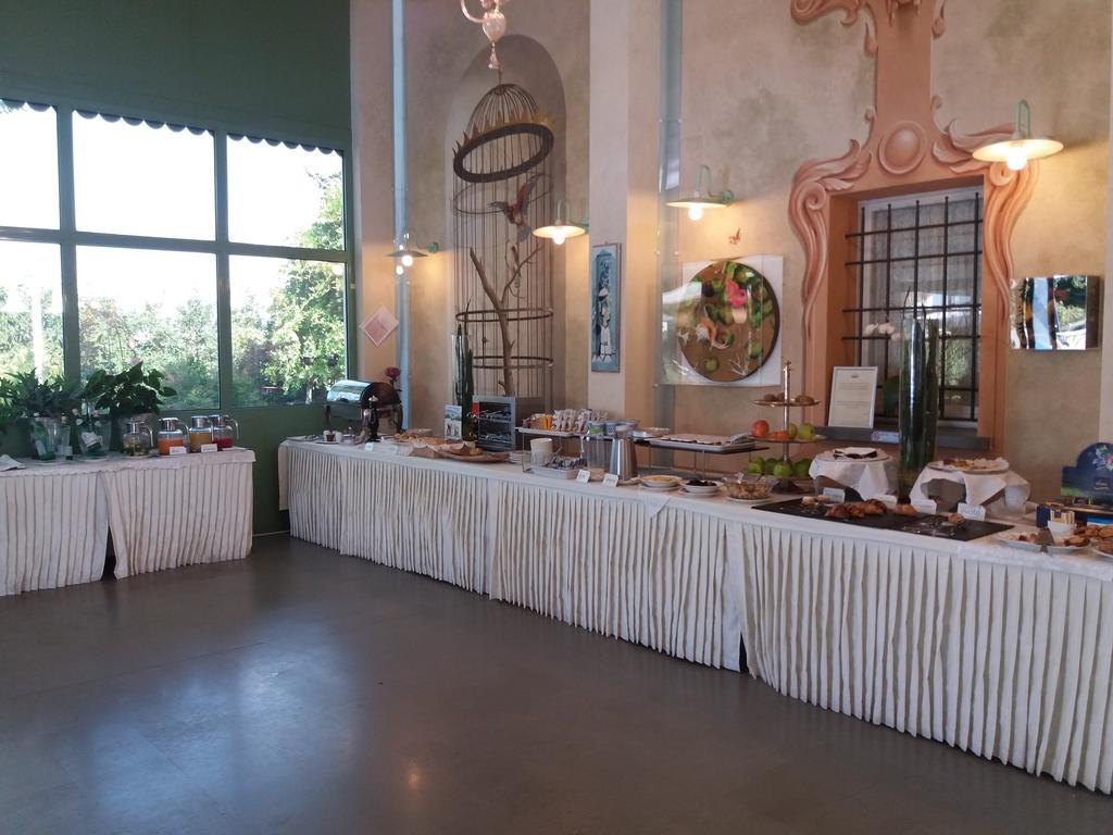 Relais Villa Roncuzzi Русси Экстерьер фото