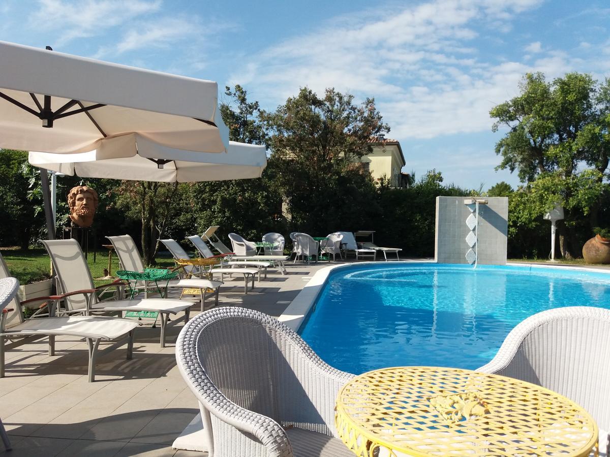 Relais Villa Roncuzzi Русси Экстерьер фото
