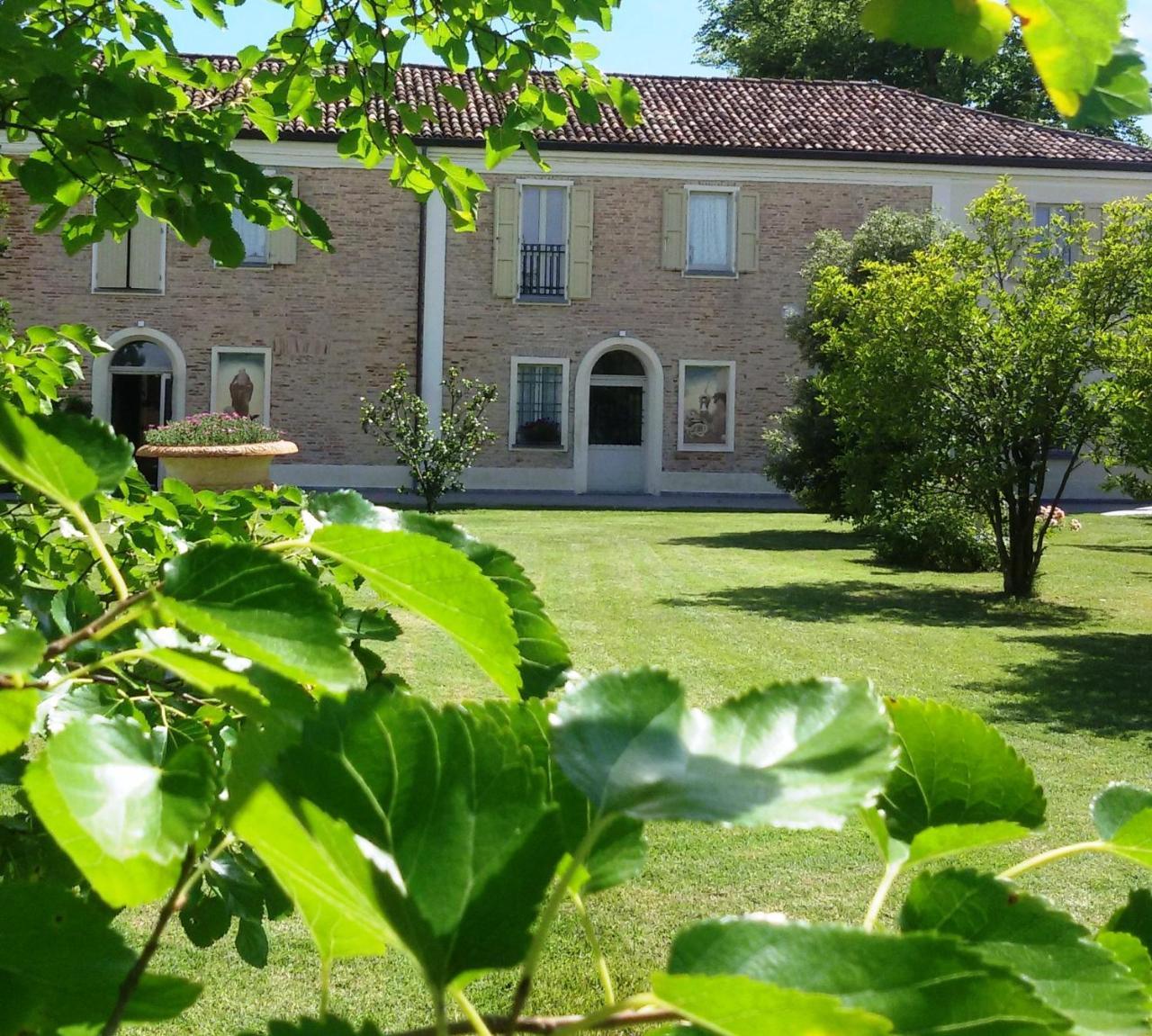 Relais Villa Roncuzzi Русси Экстерьер фото